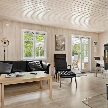 1486-aakirkeby-fyrrebakken-1 *