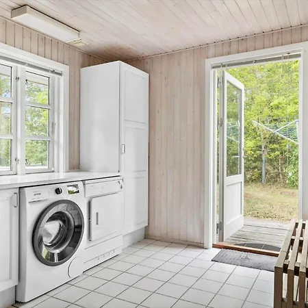 1486-aakirkeby-fyrrebakken-1 *