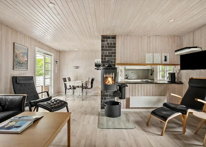 1486-aakirkeby-fyrrebakken-1 بيت للعطل *