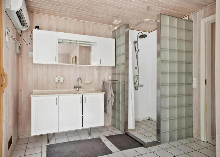 1486-aakirkeby-fyrrebakken-1 Сasa de vacaciones *