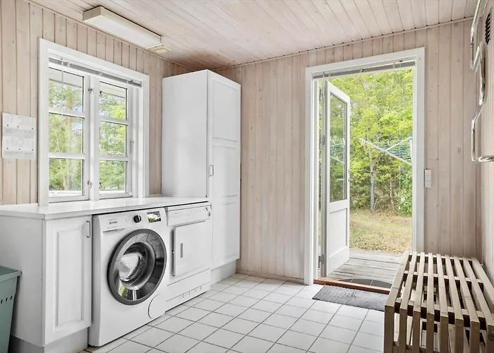 1486-aakirkeby-fyrrebakken-1 *